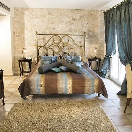 Hotel Achtis Boutique 4*