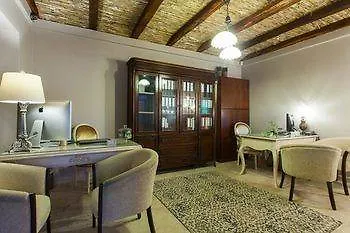 Achtis Boutique 4*