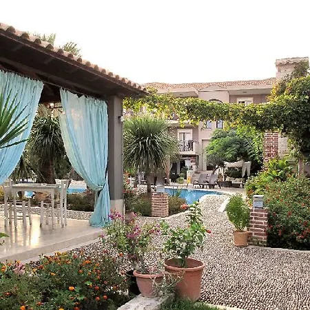 Achtis Boutique Hotel 4*