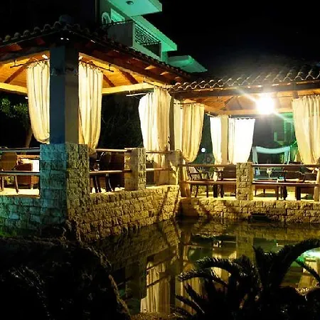 Hotel Achtis Boutique 4*