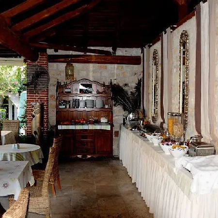 Achtis Boutique
